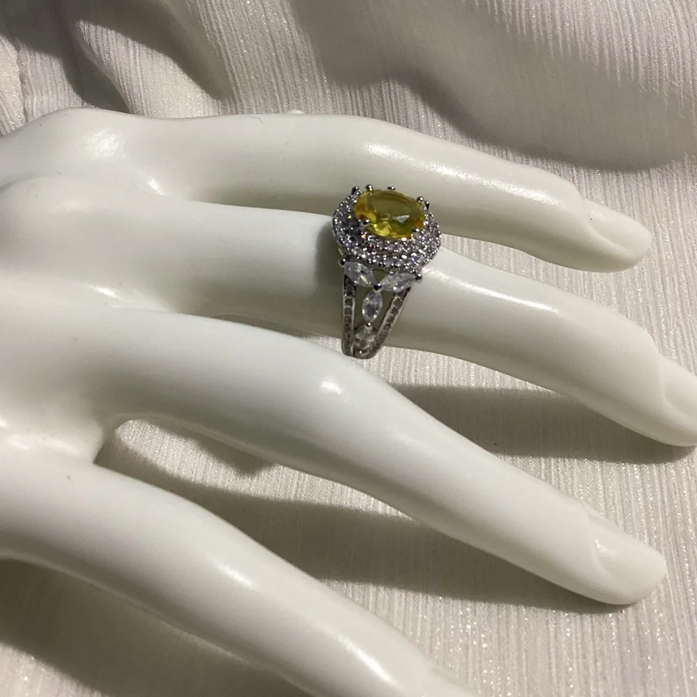 💍Lux Canary Yellow &White Cz Diamond Halo Cocktail Ring